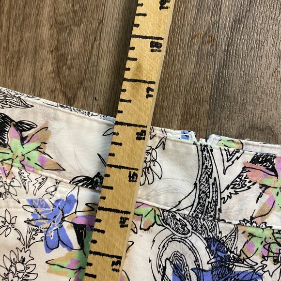 Lady Hagen Floral Skort Size 8 - Picture 7 of 7